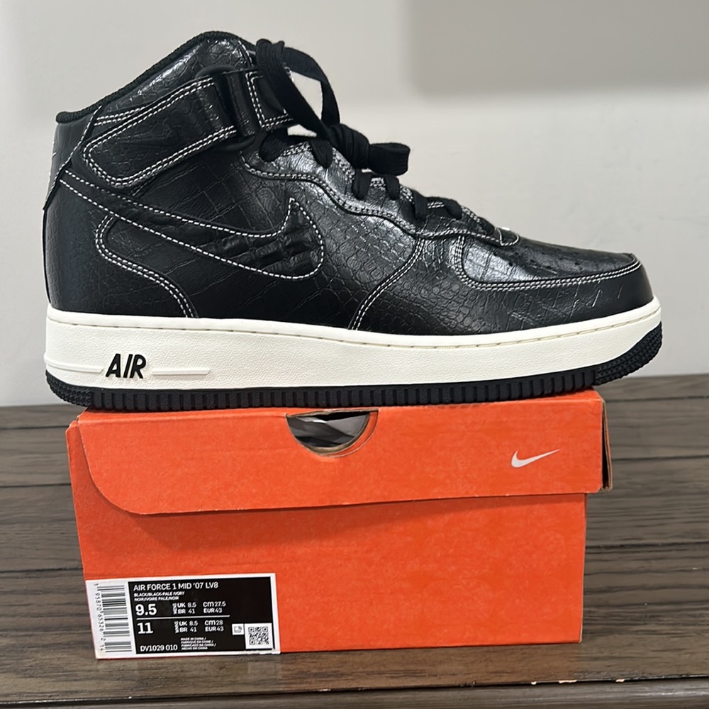 New Air Force 1 mid ‘07 LV8